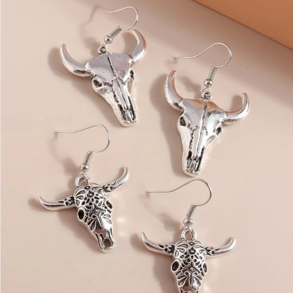 🆕 Country Cowboy Western Cattle Skull Earrings!!!  2 pairs…Brand New!!! - Picture 2 of 4